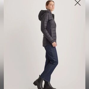 Quince Women's black Lightweight Down Packable Long Puffer Jacket (S)